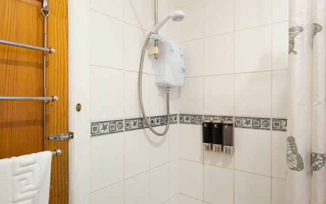 Novelty Suites - Roslin Street