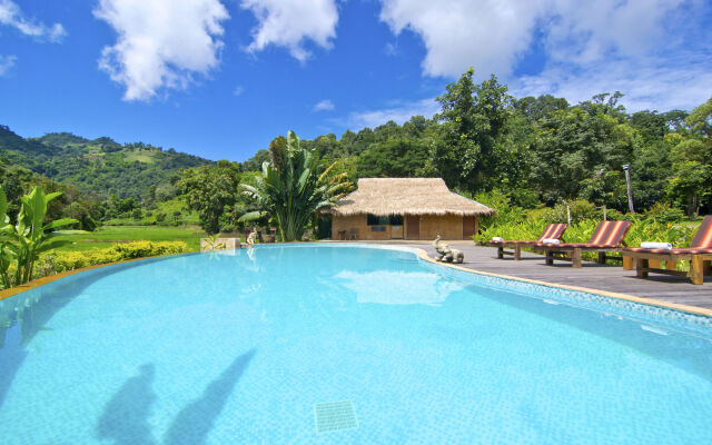 Hmong Hilltribe Lodge