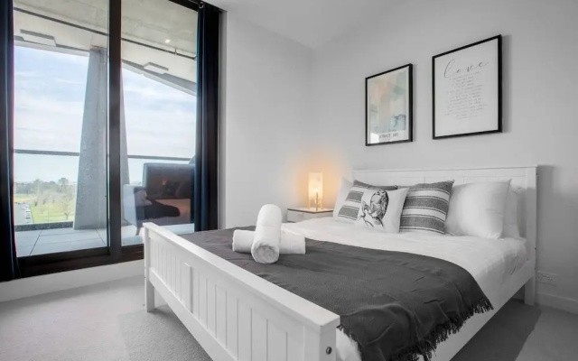 Breathtaking Lake/parkview Apt Pool&gym@3br