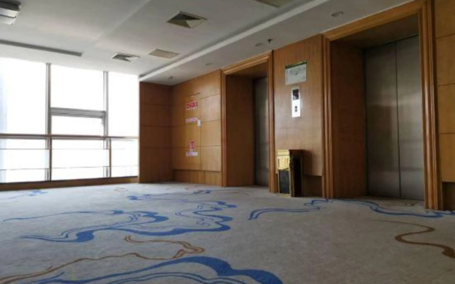 Golden Metropolis Hotel