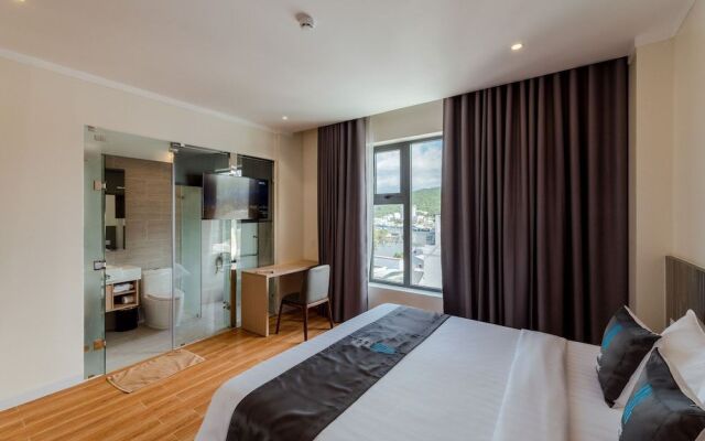 The Empire Hotel