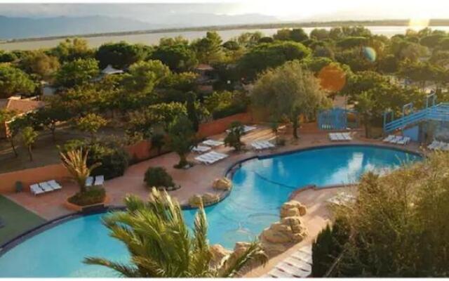 Mobil-home tout beau tout neuf, camping 4*, plage à pied !