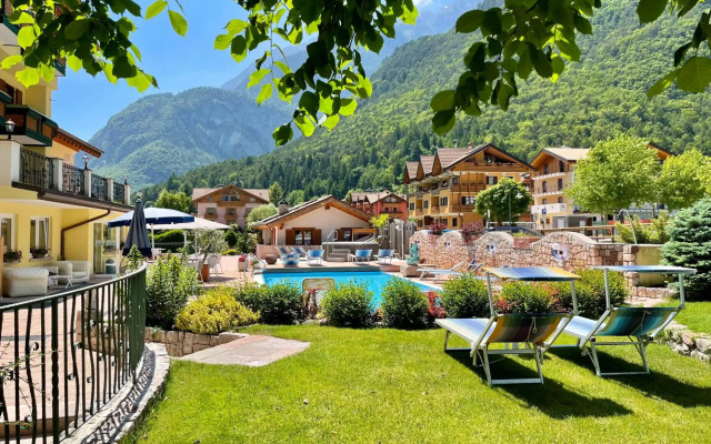 Alle Dolomiti Boutique Lake Hotel