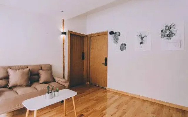 Xijiang Qingye Park Su View Homestay