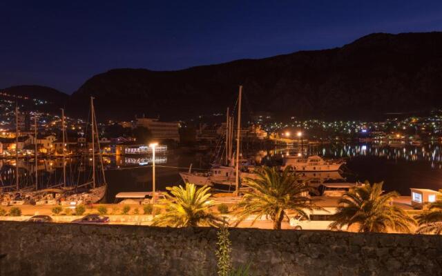 Kotor old town Palace Bucha