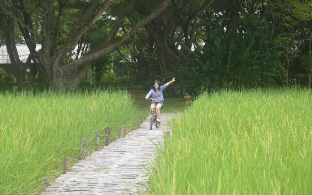 Baan Din Dee resort
