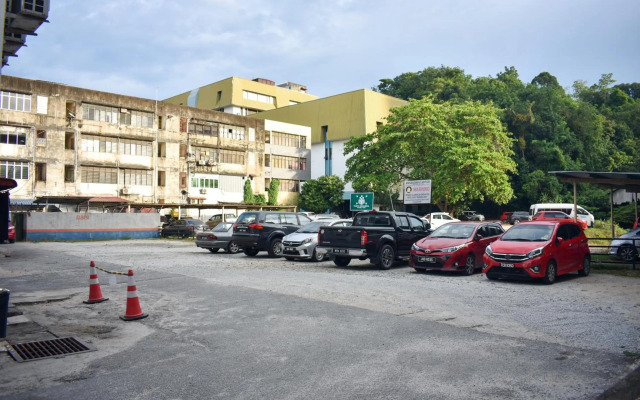 J Suites Hotel