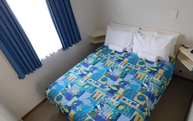Dylene Caravan Park - 2 Br Family Cabin With Air
