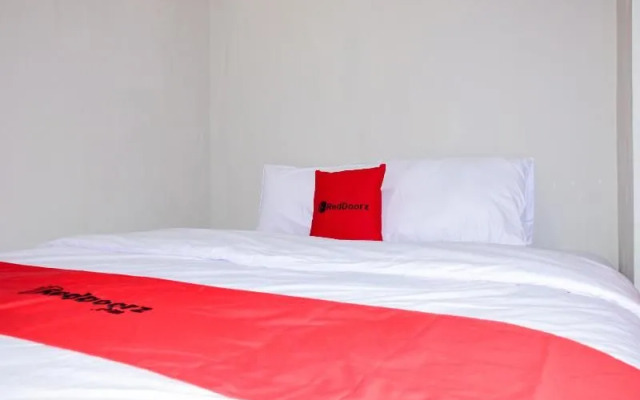 RedDoorz Plus Near Mall Kelapa Gading