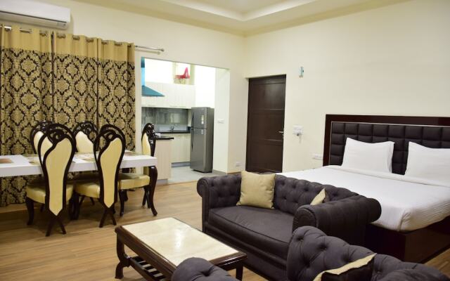 When In Gurgaon - Service Apartments, Next to Artemis Hospital