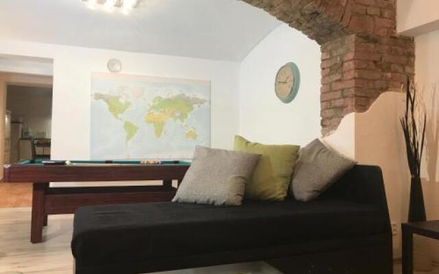 Big Homebase with Billardtable