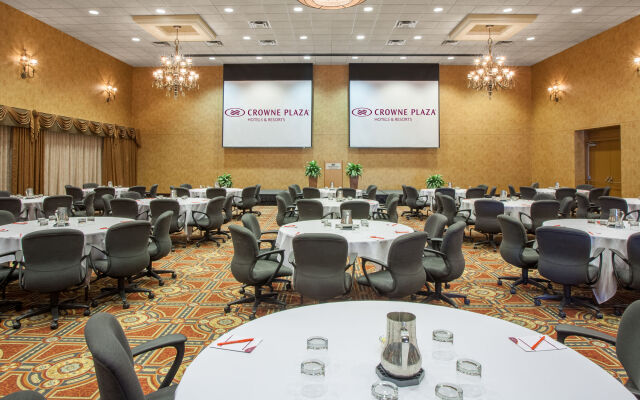Crowne Plaza Minneapolis West by IHG
