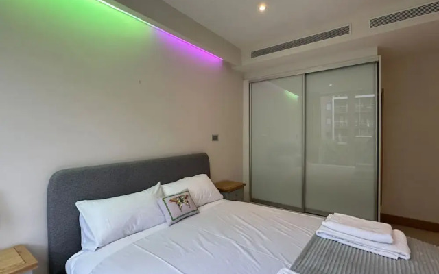 2b2b Apt Park + River + Balcony