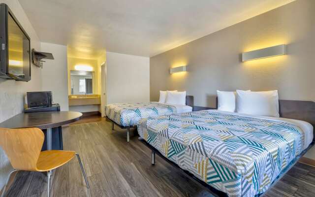 Motel 6 Bryan, TX - College Station