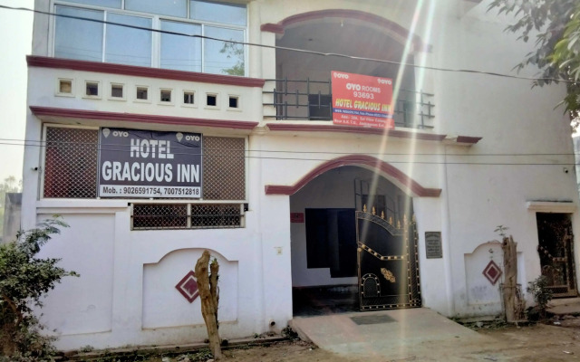 Spot On 93693 Hotel Gracious Inn