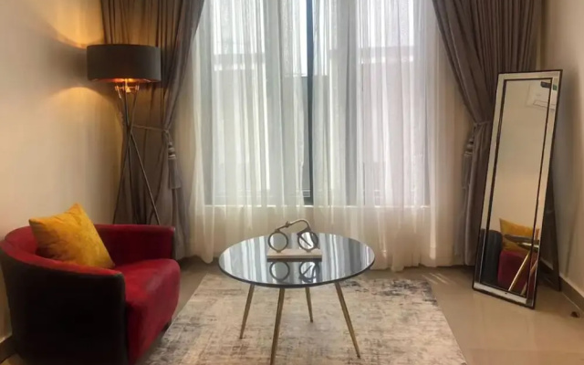 Beautiful 2 bed Flat in Much Sought After Estate
