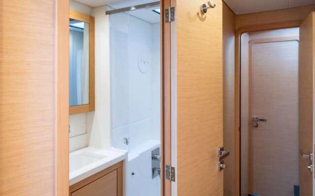 Lufinha Yacht Charter