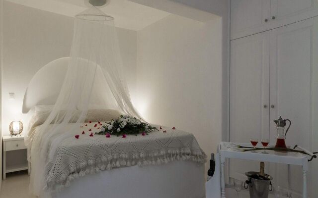 Sea Sound - White Katikies Luxury Hotel