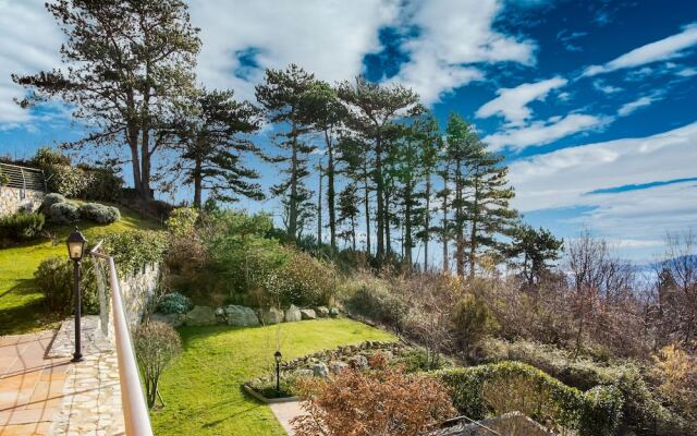 Boutique Holiday Home in Magliolo With Swimming Pool