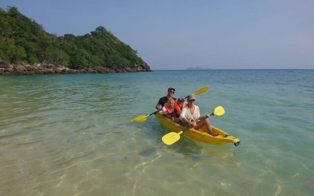 Koh Ngai Paradise Beach Resort