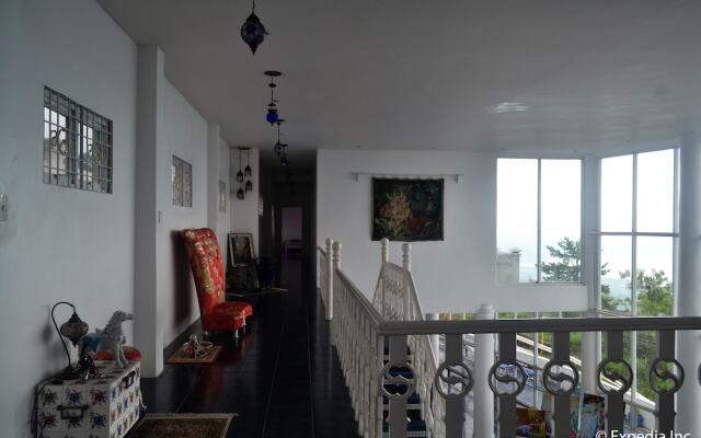 Costiera Fermiliana Tagaytay