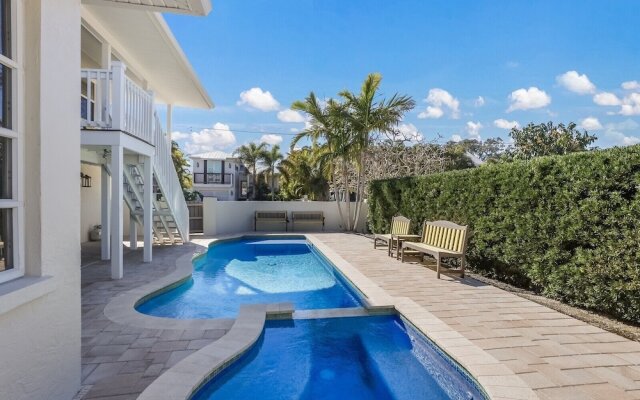 Surf Riders 4 Bedroom Home