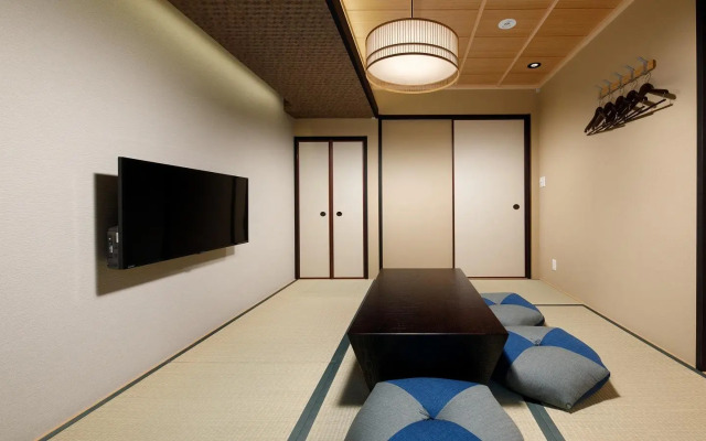 Kanade Fushimi Inari Taisha-mae