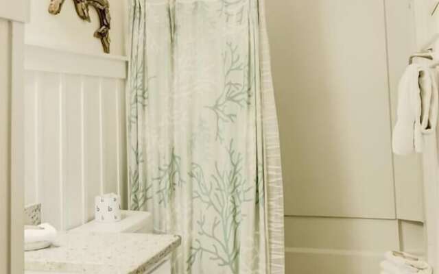 7 D, One Bedroom Condo