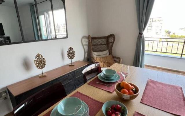 McKenzi Gold 2 bedrooms