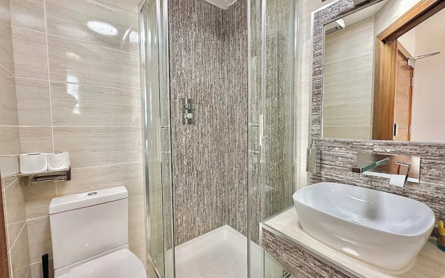 205 Earls Court Rooms