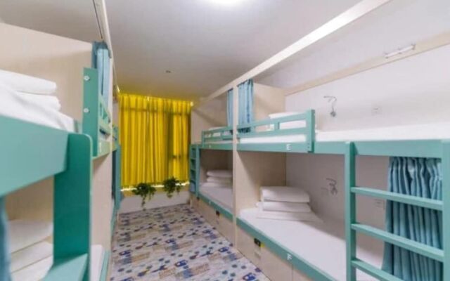 Chengdu Three Fish International Youth Hostel