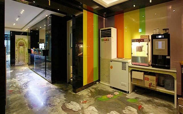 Hotel C&