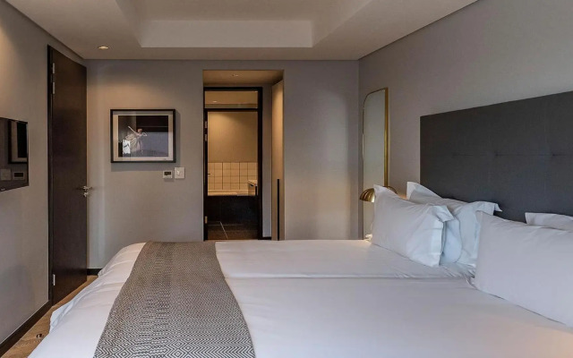 The Onyx Apartment Hotel by NEWMARK
