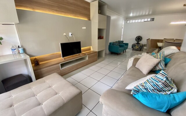 3 quartos a 2 quadras da Praia