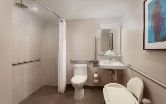 Courtyard by Marriott Isla Verde Beach Resort