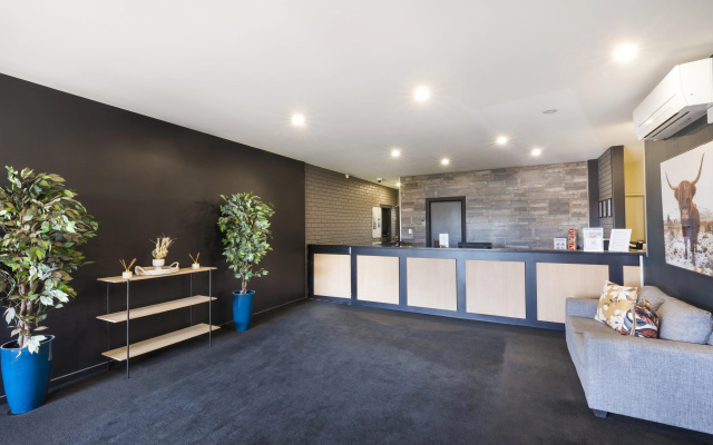 Nightcap at Westside Hotel – Lobby – Melbourne