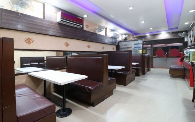 OYO 30237 Hotel Singh's 11