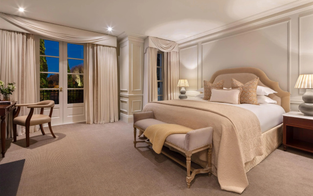 Hayfield Manor Hotel