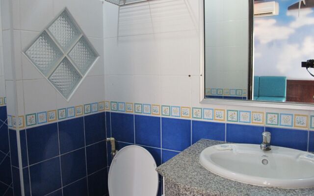 Picnic Sriracha Hotel