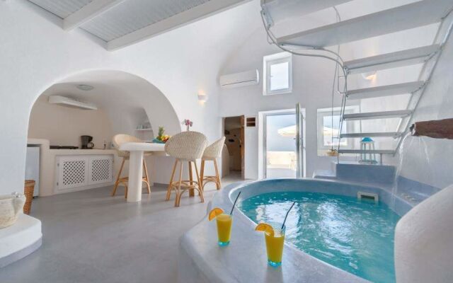 Fira White Residence