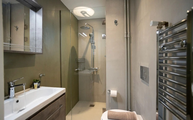 Spacious 2-bedroom Retreat in the Heart of Athens