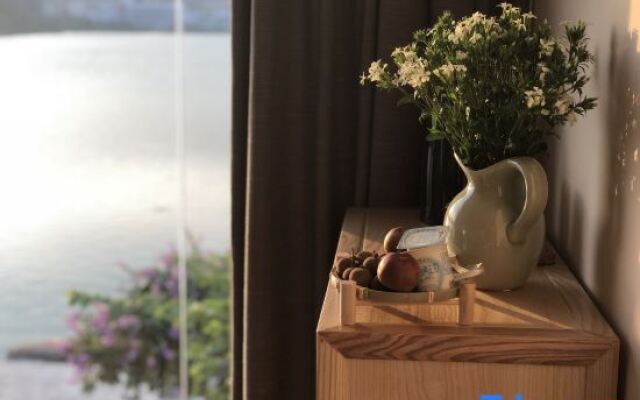 Yuehu Lakeview Guesthouse