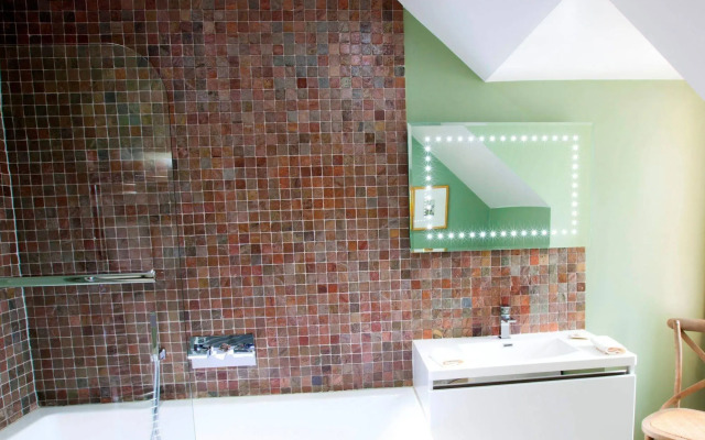 Buccleuch and Queensberry Arms Hotel