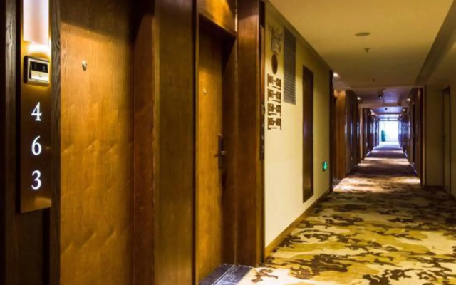 Haofeng Yazhi  (Shanghai International Tourist Resort Tangzhen Metro Station)