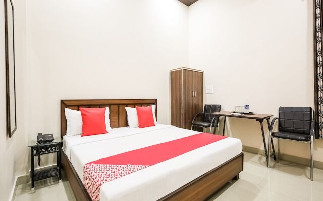 OYO 47577 Hotel Goldenland