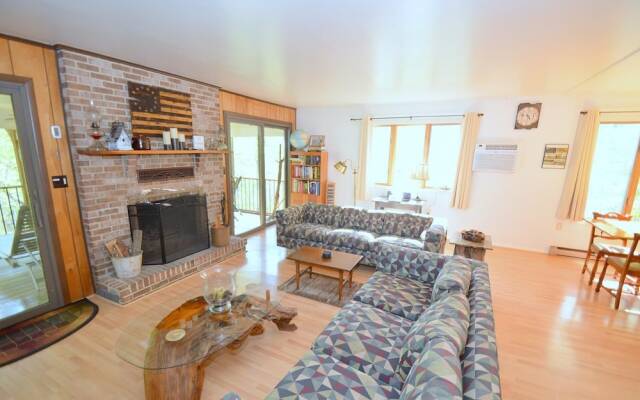 Chesnutt Cabin on the Cacapon River