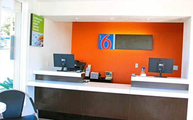 Motel 6-Vista, CA