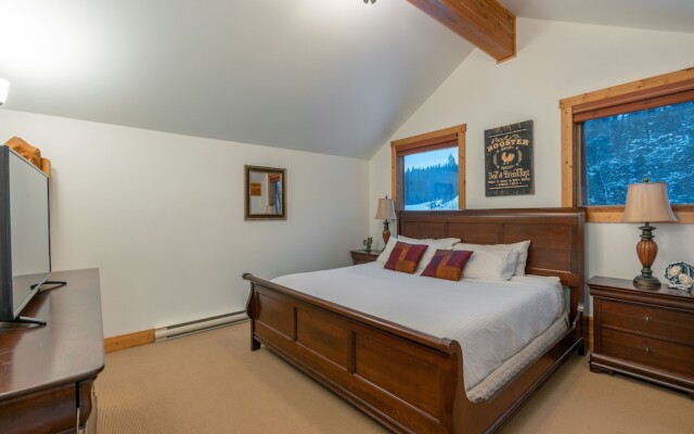 Forest Lane Hideaway - Luxurious Family Friendly Home with Private Hot Tub