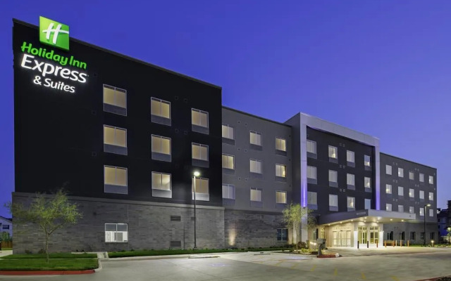 Holiday Inn Express & Suites Lubbock Central - Univ Area by IHG