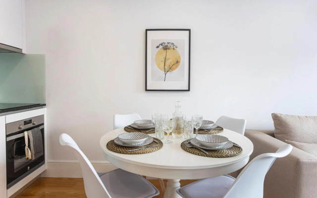 City Center 2BR Flat w/ AC by LovelyStay